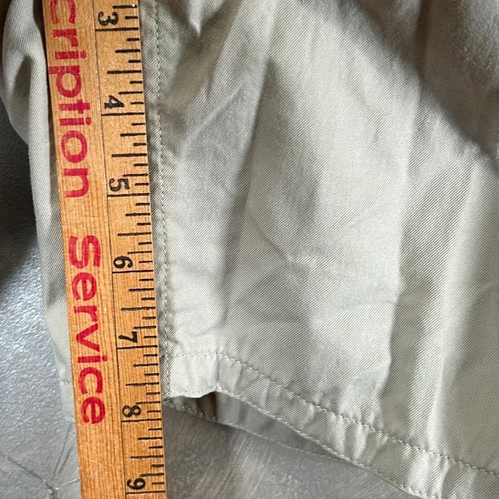 The North Face Mens Khaki Nylon Cargo Hiking Shorts Tan Size M Built In Belt